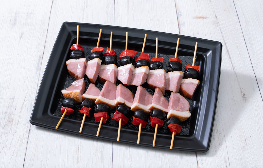 合鴨スモークとオリーブと赤ピーマンのピンチョスL