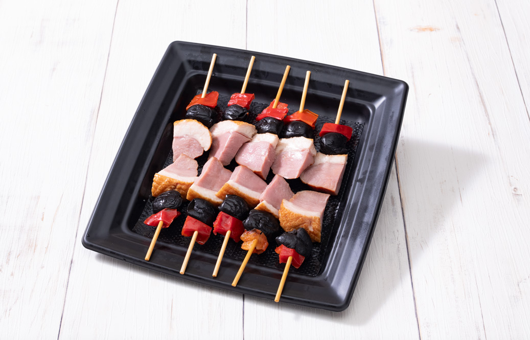 合鴨スモークとオリーブと赤ピーマンのピンチョスM