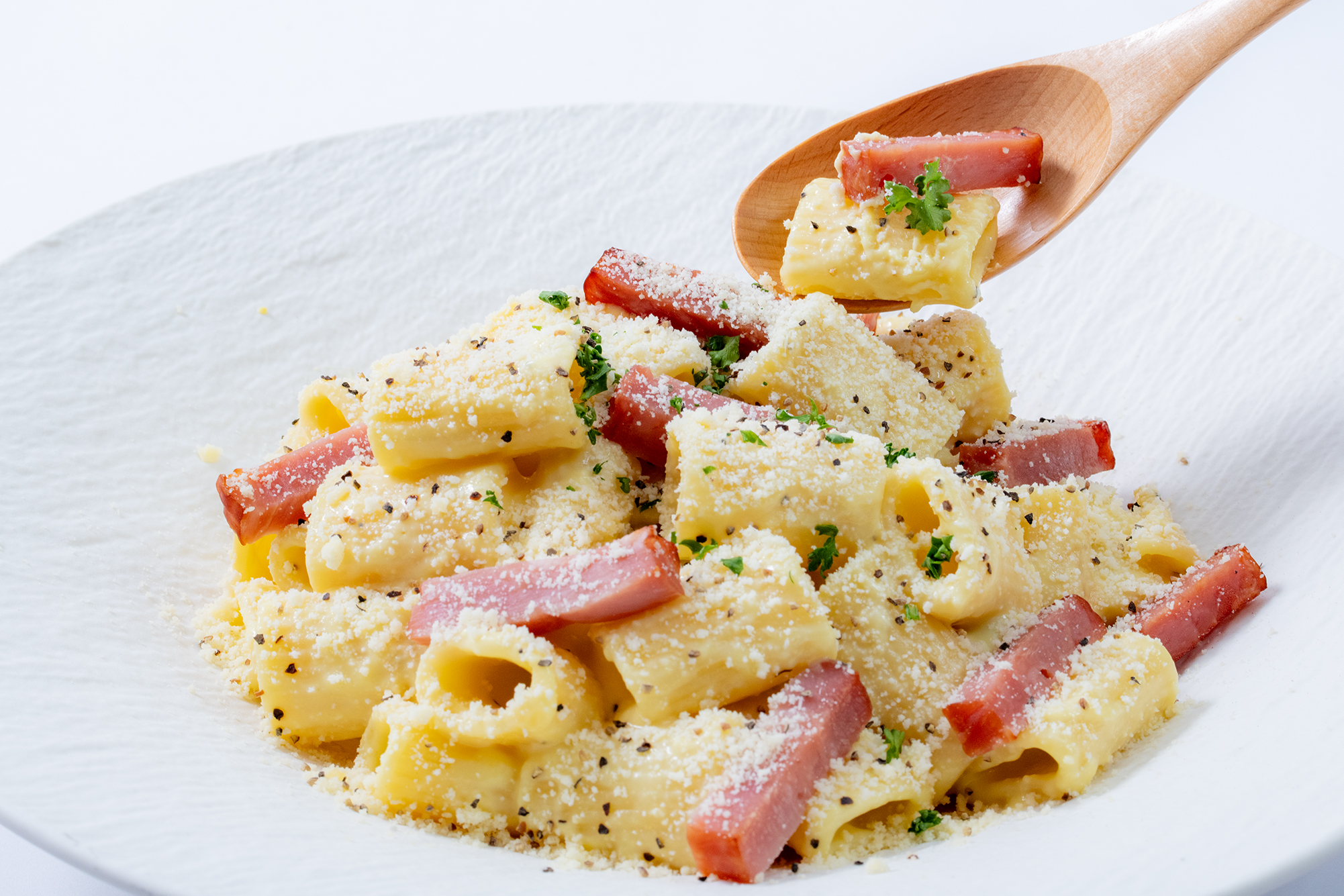 厚切りベーコンとチーズたっぷりカルボナーラ